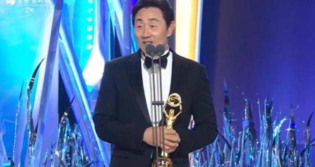 허준호가 '제42회 청룡영화상'에서 남우조연상을 차지했다. KBS2 방송 캡처