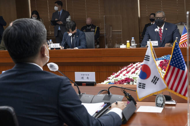 US Secretary of Defense Lloyd Austin meets with South Korea's Defense Minister Suh Wook in Seoul on Mar. 17, 2021. (File Photo - US Department of Defense, Lisa Ferdinando)