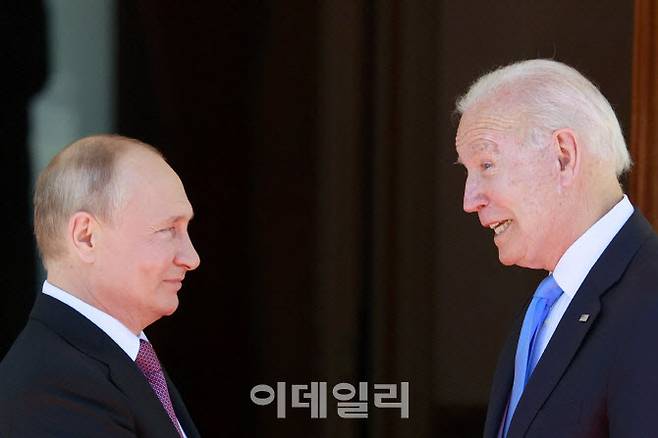 블라디미르 푸틴(왼쪽) 러시아 대통령과 조 바이든 미국 대통령. (사진=AFP)