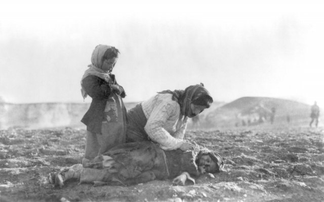 아르메니아 강제 이주 당시 사망한 아이.