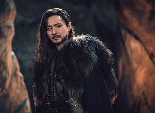 한국신화는 갈등·대립 서사의 서양신화와 달리 화합·상생·대동의 서사로 이뤄졌다. 사진은 TV 드라마 ‘아스달 연대기’의 한 장면. 자료사진