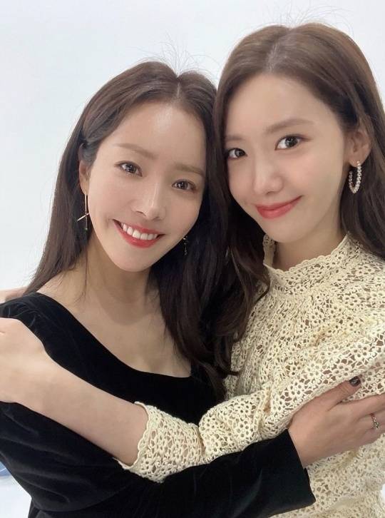 Group Girls Generation Im Yoon-ah flaunted her dazzling goddess beauty with actor Han Ji-minIm Yoon-ah posted a picture of Han Ji-min on his instagram on the 1st with an article entitled Jimin sister seems to be an angel.Im Yoon-ah in the public photo is hugging Han Ji-min in a black dress wearing an ivory lace dress.They embraced each other affectionately and smiled and boasted a brilliant beauty, attracting attention.Meanwhile, Im Yoon-ah and Han Ji-min appeared in the original Tving movie Happy New Year directed by Kwak Jae-yong.Happy New Year will be released simultaneously at the theater and TV later this month.