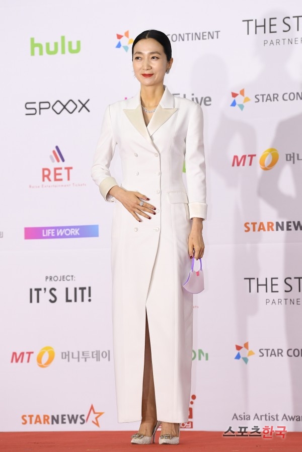 2021 아시아 아티스트 어워즈(Asia Artist Awards) 레드카펫 행사에 참석한 김주령. 사진=이혜영 기자 lhy@hankooki.com