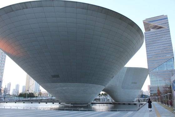 전시와 공연이 열리는 센트럴파크 내 문화공간 '트라이보울'