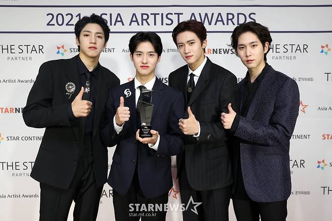 펜타곤 '넷이지만 파이팅!'[★포토]