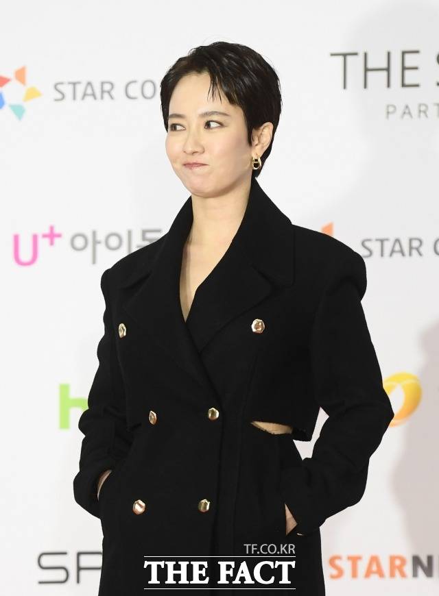 배우 송지효가 2일 오후 서울 강서구 KBS 아레나홀에서 열린 '2021 아시아 아티스트 어워즈(2021 Asia Artist Awards, 이하 2021 AAA)에 참석해 포토타임을 갖고 있다. /이새롬 기자