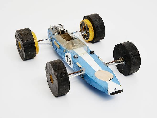 BMW F2를 기반으로 피터가 십대 시절에 만든 모델./사진제공=윌북