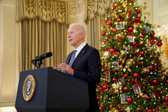 조 바이든 미국 대통령이 3일(현지시간) 워싱턴 백악관에서 11월 고용흐름에 관해 연설하고 있다. 로이터뉴스1