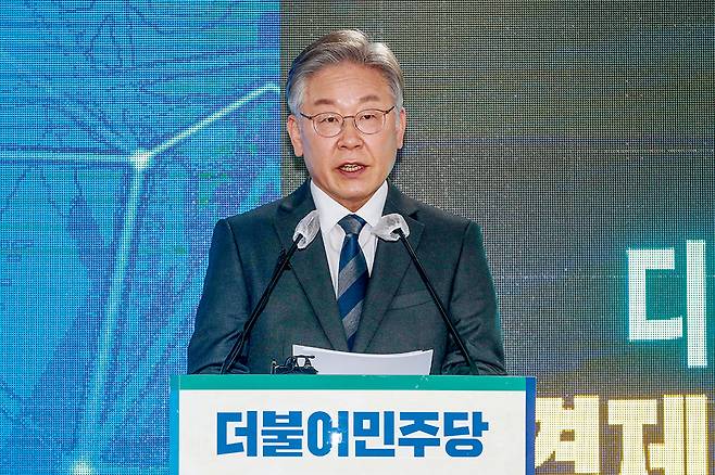 11월 23일 이재명 더불어민주당 대선 후보가 선거대책위원회 구성 후 공약을 발표하고 있다. /사진=뉴스1