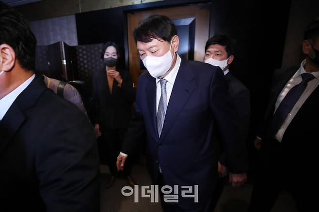 윤석열 국민의힘 대선 후보는 6일 “정치는 ‘사람’이 아니라 ‘사람들’이 하는 것”이라며 국민통합형 선대위 출사표를 던졌다.(사진=국회사진취재단)