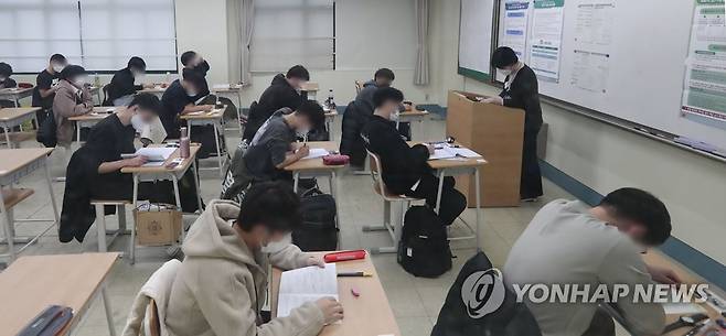 2022학년도 수능시험을 앞둔 수험생들 [연합뉴스 사진자료]