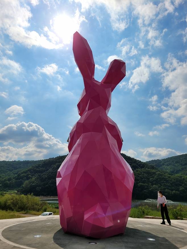 달성군이 대구시 도시환경개선 평가에서 3년 연속 우수기관으로 선정됐다. 사진은 송해기념관 모습. (달성군 제공) 2021.12.08