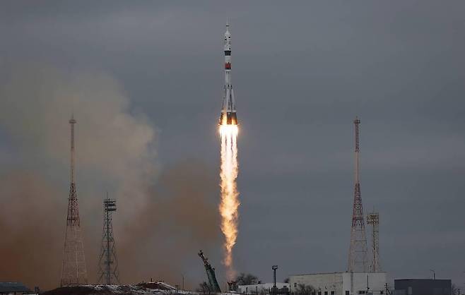 '소유스-2.1a' 로켓 운반체에 실려 발사되는 '소유스 MS-20' 우주선 (모스크바 타스=연합뉴스)
