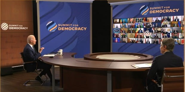 조 바이든 미국 대통령이 9일'민주주의 화상 정상회의'에서 개회사를 하고 있다. /사진=연합뉴스