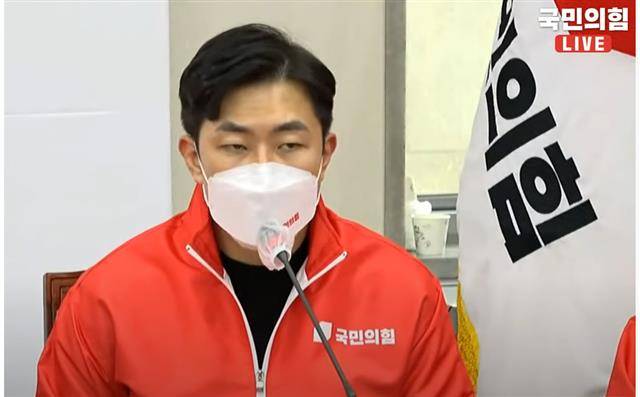 ‘비니좌’ 노재승, 자진사퇴 권고 거부…강제사퇴 가능성도 - 사진은 지난 7일 제20대 대통령선거 국민의힘 선거대책위원회 제1차 회의중 노재승 공동선거대책위원장이 발언하는 모습. 2021.12.9 국민의힘 유튜브 채널 ‘오른소리’ 캡처