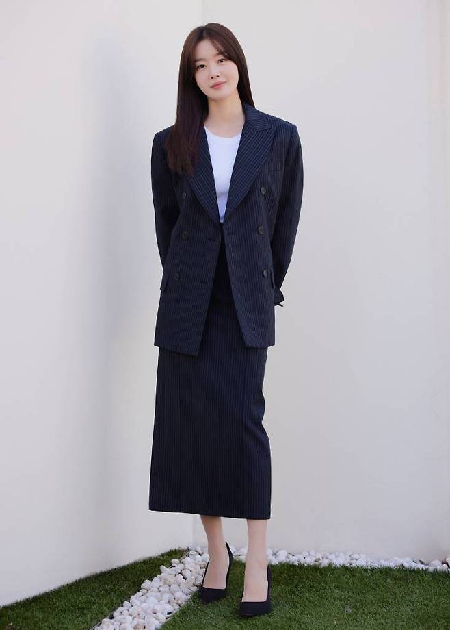 티빙 '술꾼도시여자들'의 배우 한선화가 3일 진행된 라운드 인터뷰를 위해 포즈를 취하고 있다. '술꾼도시여자들'은 하루 끝의 술 한잔이 인생의 신념인 세 여자의 일상을 그린 본격 기승전술 드라마다. /사진제공=키이스트 2021.12.03 /사진=이동훈 기자 photoguy@