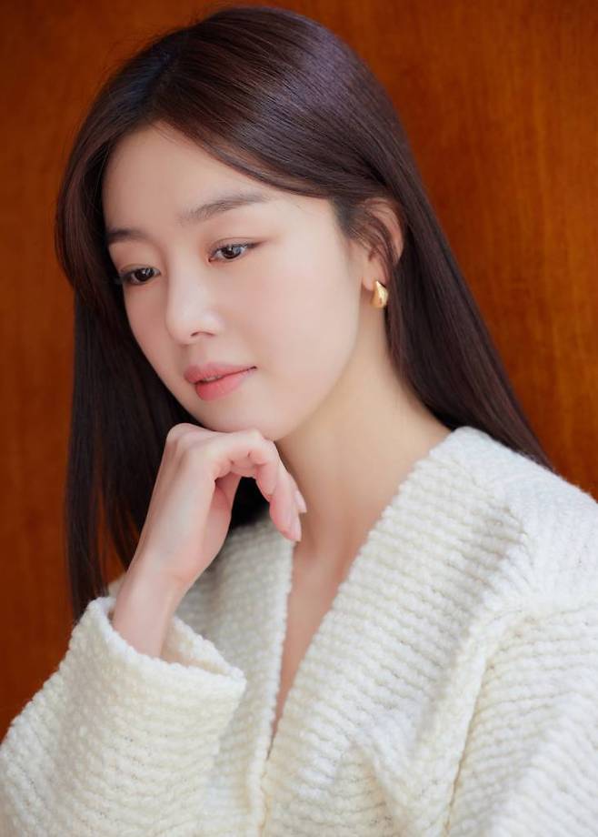 티빙 '술꾼도시여자들'의 배우 한선화가 3일 진행된 라운드 인터뷰를 위해 포즈를 취하고 있다. '술꾼도시여자들'은 하루 끝의 술 한잔이 인생의 신념인 세 여자의 일상을 그린 본격 기승전술 드라마다. /사진제공=키이스트 2021.12.03 /사진=이동훈 기자 photoguy@