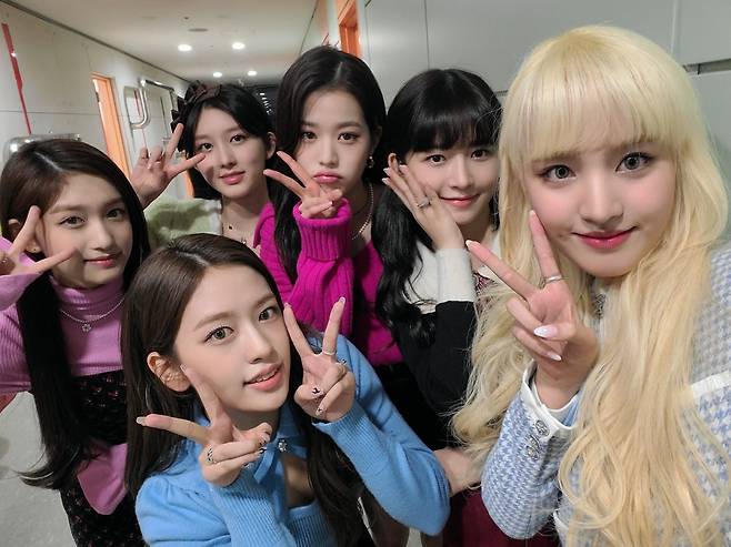 아이브, '주간아이돌'로 데뷔 첫 예능 신고식..'완성돌' 매력 발산