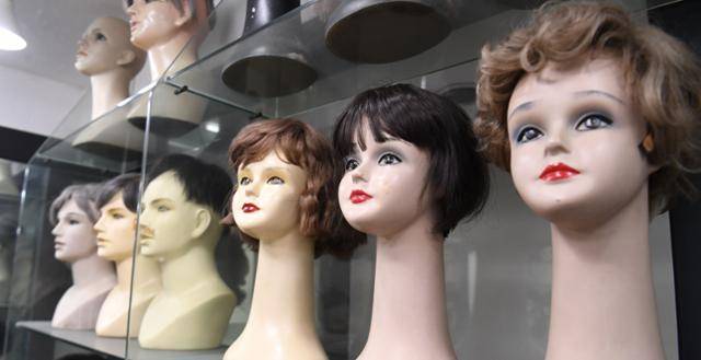 지난달 24일 서울 충무로 스카라가발 매장 내부에 가발들이 전시돼 있다. 배우한 기자