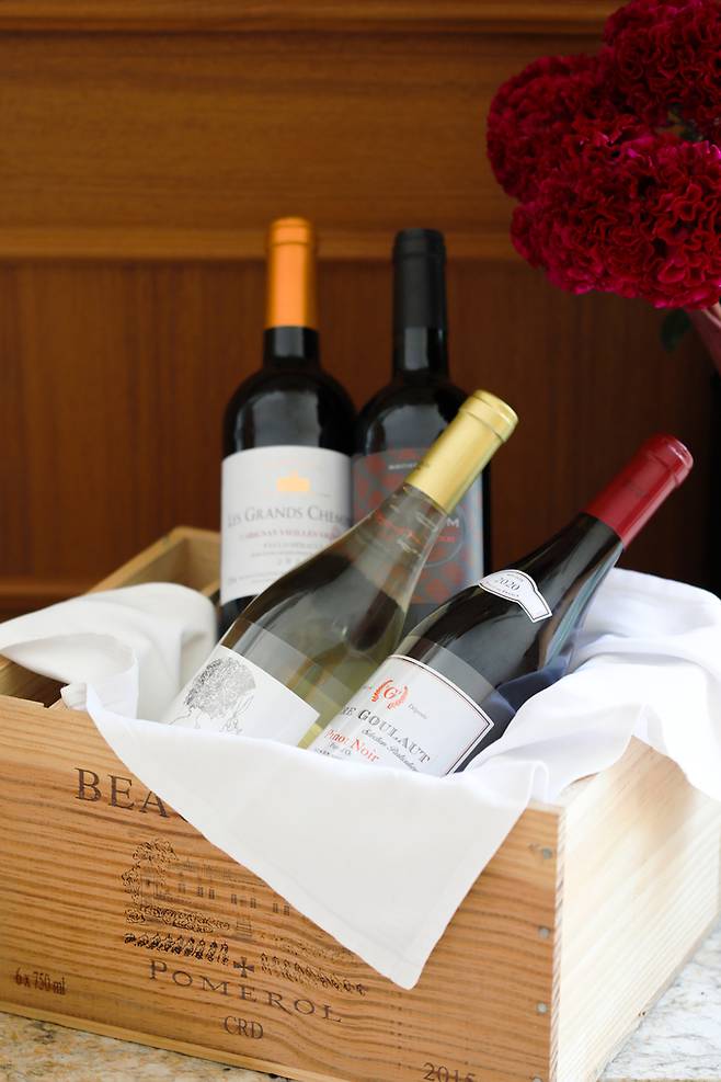 메이필드 호텔&nbsp;뷔페 캐슬 테라스&nbsp;‘프렌치 와인 패키지’