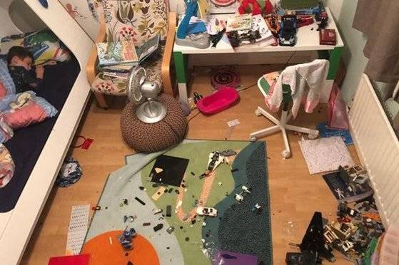 ‘가장 지저분한 아이 방’ 콘테스트에서 소개된 참가자들의 방. [트위터 캡처]