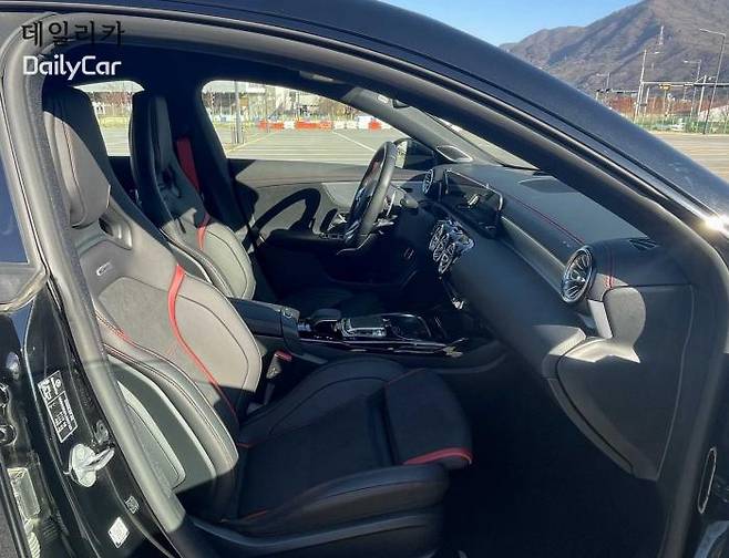 메르세데스-벤츠 AMG CLA 45 S 4MATIC+