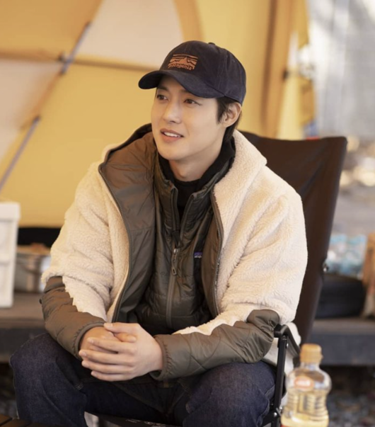 Singer and actor Kim Hyun-joong released a recent photo.On the afternoon of the 15th, Kim Hyun-joong posted a picture through his Instagram account.Kim Hyun-joong in the public photo is enjoying a relaxed life in a camping ground. He is still posing with a smile that shoots a woman.The fans also responded in various ways such as This brothers years go backwards, It is a beautiful piece of preservative, It looks good and I support you.Meanwhile, Kim Hyun-joong has performed under the theme Prism Time (Prism Time) since May 1; the performance was announced to last seven months.Kim Hyun-joong SNS