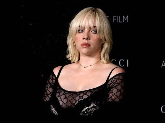 빌리 아이리시 / LOS ANGELES, CALIFORNIA - NOVEMBER 06:Billie Eilish attends 2021 LACMA's Art Film 10th Annual Gala at Los Angeles County Museum of Art on November 06, 2021 in Los Angeles, California. (Photo by Frazer Harrison/Getty Images)