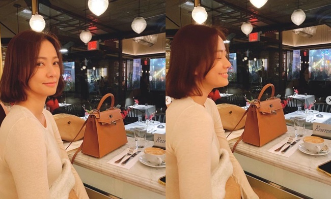 Actor Son Tae-young has turned into a bob.Son Tae-young posted a picture on December 16th with an article entitled Youre coming to Christmas on his personal instagram.In the open photo, Son Tae-young is spending time in a restaurant, with neatly cut hair that highlights beauty.In another photo, Son Tae-young is strolling through the United States of America streets, decorated with a Christmas atmosphere.The scenery that makes the eyes fun and the beauty of Son Tae-young are combined to remind the picture.One netizen who saw this commented, You have changed fresh ~ and Son Tae-young wrote, It seems to be almost ten years.On the other hand, after marrying actor Kwon Sang-woo in 2008, he has a son, Luk Hee, and a daughter, Riho.Currently Son Tae-young lives with his children in United States of America New York City.