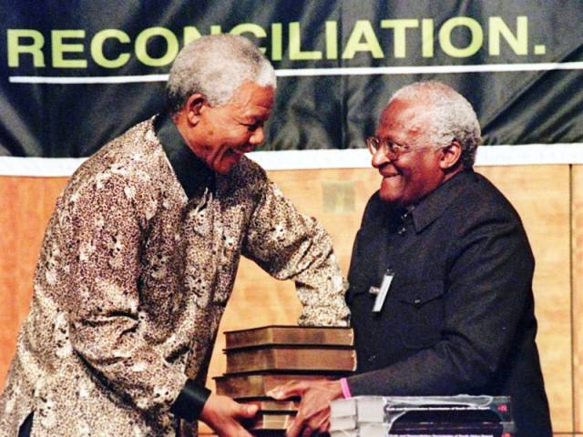 ▲만델라 남아공 대통령과 투투 대주교 ⓒ데스몬드투투재단