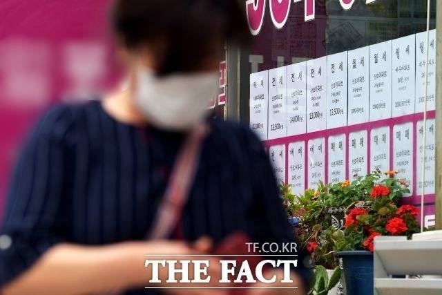 정부가 부동산 시장의 혼란을 잠재우기 위해 제도 보완책을 내놨지만 "누더기법"이라는 비판이 거세다. /더팩트 DB