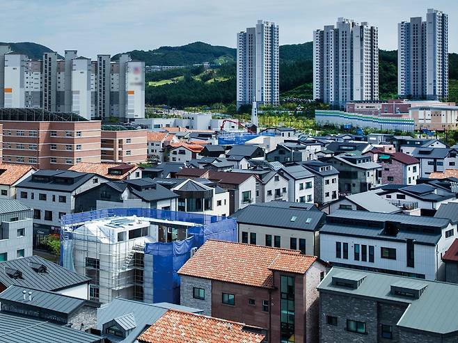 내년 표준주택 공시가격은 지난해보다 7.36% 오른다. 서울은 가장 많이 상승해 10.56% 오른다. /사진=이미지투데이