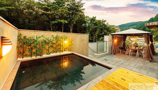 영하의 날씨에도 이용 가능한 노천탕