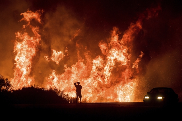 지난 6월 10일 미국 캘리포니아 주에 산불이 일어난 모습. AP연합뉴스