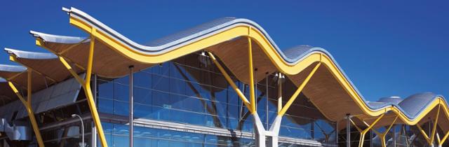 물결치는 듯한 지붕 구조로 유연함을 살린 스페인 마드리드 바라하스 국제공항. RSHP 홈페이지 캡처