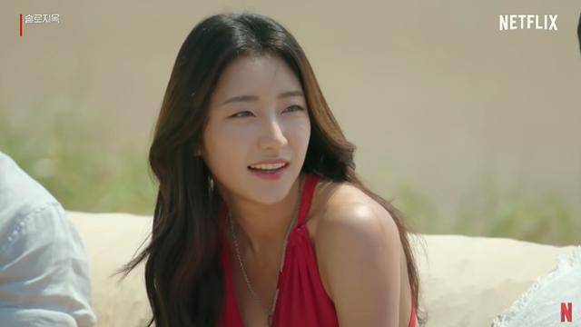 안예원은 털털한 매력이 돋보이는 출연자다. 넷플릭스 '솔로지옥' 캡처