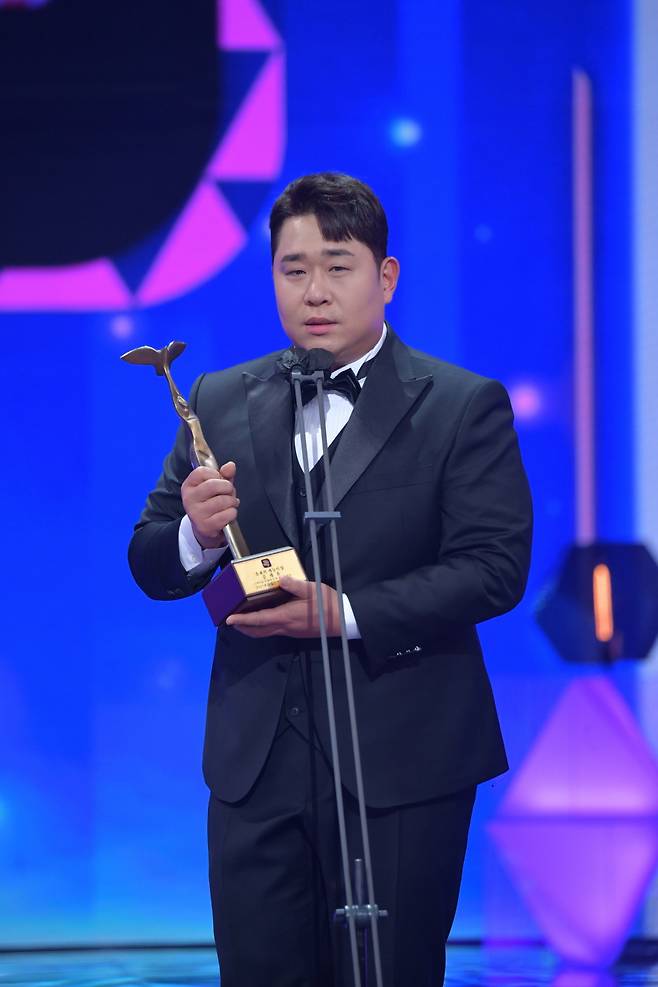 문세윤이 25일 '2021 KBS 연예대상'에서 대상을 수상했다. /사진=KBS 제공