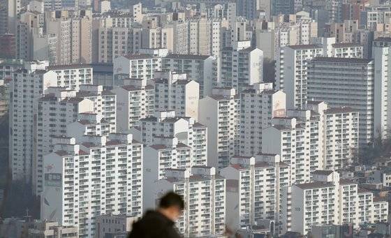서울 중구 남산에서 바라본 서울시내 아파트. 연합뉴스
