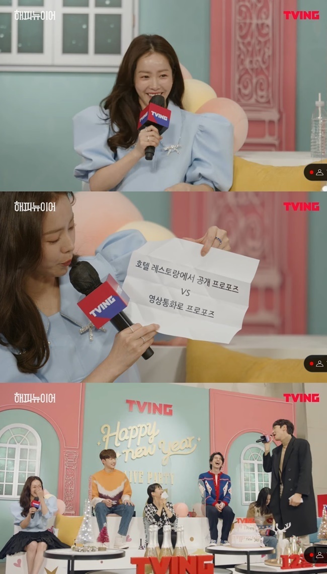 Actor Lee Kwangsoo said the video call proposal seemed to be Na-eun rather than the Hotel proposal.The balance game was played at the movie Happy New Year (director Kwak Jae-yong) Tving Live Party, which took place on December 27.Han Ji-min cited the Proposal option as a public proposal VS video call at the Hotel restaurant, which Han Ji-min said, Both are not good.I think both are not good, Lee said, and Mr. Kwangsoo should act as his opponent. Han Ji-min, who heard this, said, Do you propose to me?He laughed and laughed. Lee Kwangsoo said, I think I heard the wrong thing. Han Ji-min said, My heart is better with video calls, but I want to make an open proposal at Hotel Restaurant because Mr. Kwangsoo says he will.Park Kyung-rim asked, What kind of taste is Lee Kwangsoo? Lee Kwangsoo worried and replied, I think the video call is Na-eun.Meanwhile, Lee Kwangsoo is in public with Actor Lee Sun-bin.