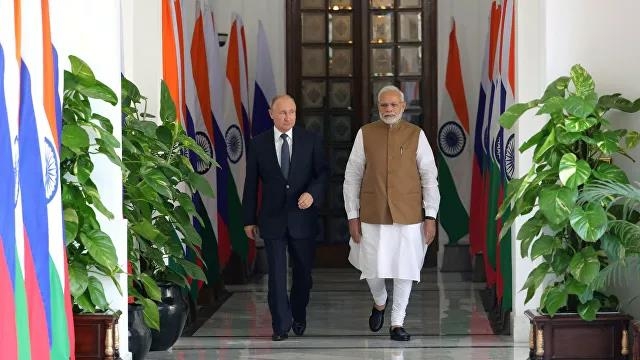 뉴델리에서 만난 푸틴 대통령(왼쪽)과 모디 총리 (뉴델리 리아노보스티=연합뉴스)