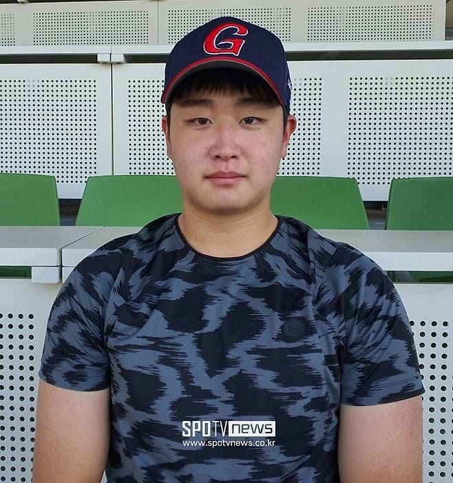 ▲ 경북고 3학년 우완투수 진승현이 최근 롯데와 입단 계약을 하고 신인 캠프로 합류했다. ⓒ고봉준 기자