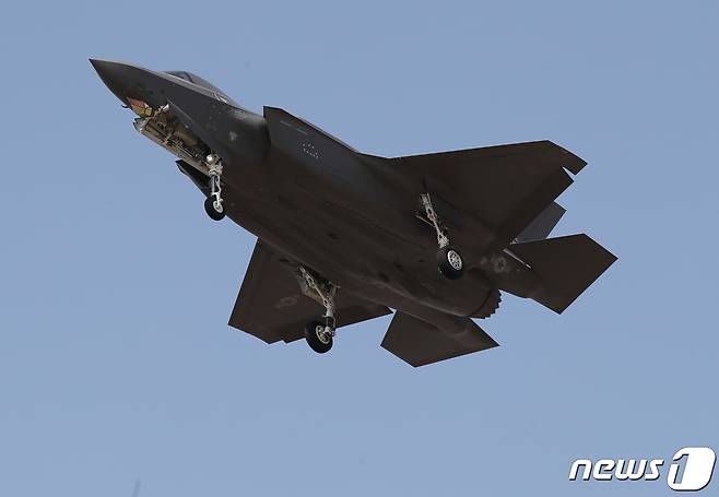 공군 F-35A '프리덤 나이트' 스텔스 전투기. 2019.3.29/뉴스1 © News1 김용빈 기자