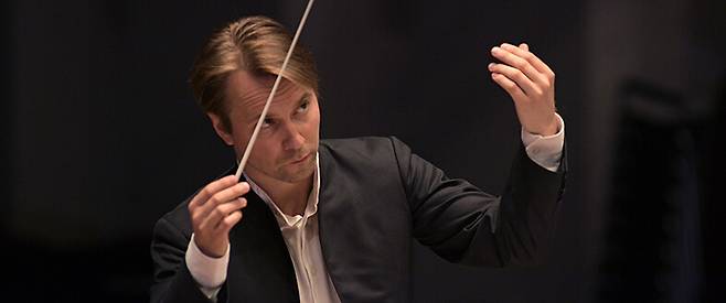 케이비에스(KBS)교향악단 음악감독으로 취임한 핀란드 출신 지휘자 피에타리 잉키넨. 케이비에스교향악단 제공