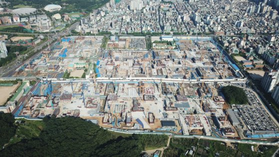 올해 분양시장 ‘최대어’로 꼽히는 서울 강동구 둔촌주공 재건축 아파트. 새로 짓는 1만2000가구 중 4800여 가구를 일반 분양한다. [사진 현대건설]