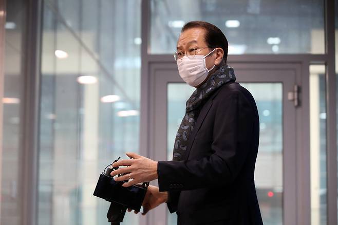 국민의힘 선거대책본부장으로 임명된 권영세 의원이 5일 오후 국회 소통관에서 취재진의 질문에 답하고 있다. [헤럴드경제=이상섭 기자]