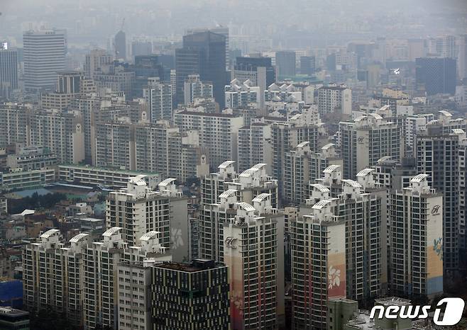 서울 아파트 단지의 모습. 2021.12.28/뉴스1 © News1 신웅수 기자