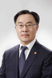 문승욱 산업통상자원부 장관