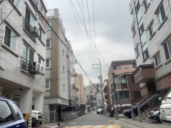 공공재개발 사업 방식을 두고 주민간 갈등을 빚고 있는 서울 양천구 목4동 주택가 모습 사진=정경수 수습기자