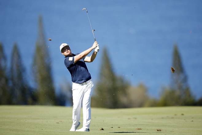 임성재가 9일 미국 하와이주 마우이섬의 카팔루아 플랜테이션 코스에서 열린 PGA 투어 센트리 토너먼트 오브 챔피언스 3라운드 4번홀에서 샷을 하고 있다. ㅣ게티이미지