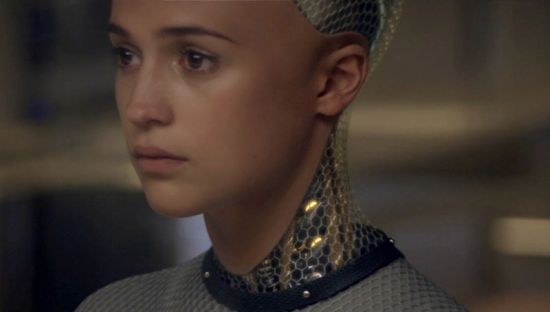 2015년 공개된 영화 '엑스 마키나'에 등장한 휴머노이드 로봇. 스웨덴 출신 배우 알리시아 비칸데르가 연기했다. / 사진=인터넷 홈페이지 캡처